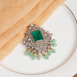Emerald Highlight Victorian Pendant with Kundan Work and Beads