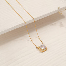 Bold Silver Chain Pendant with Stone Highlights