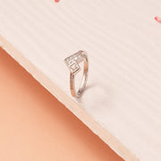Chic Silver Ring with Heart-Shaped Detailing