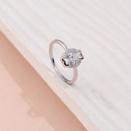 Elegant Sterling Silver Solitaire Ring with Halo Zircon and Heart Accents