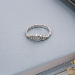 Adorable Heart Highlight Silver Ring for Gifting