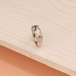 Elegant Silver Ring with Geometric Engravings