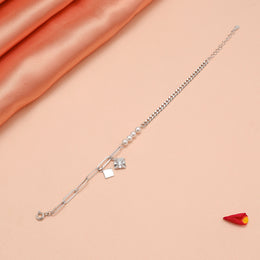 Trendy Silver Bracelet with Pearl Highlights