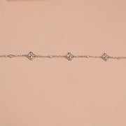 Silver Chain Bracelet with Clover Highlights